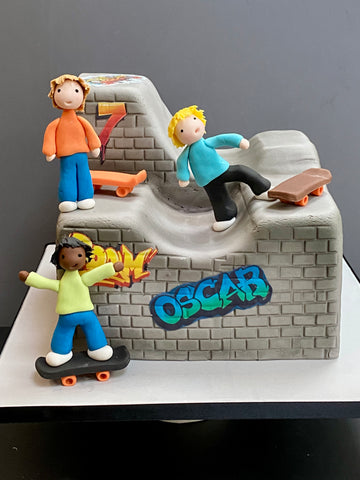 Skate park cake with figurines