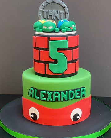 Birthday cake decorated with teenage Mutant Ninja Turtles