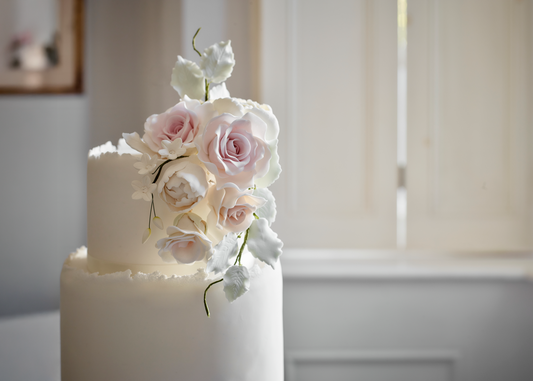 How to pick your wedding cake flavours